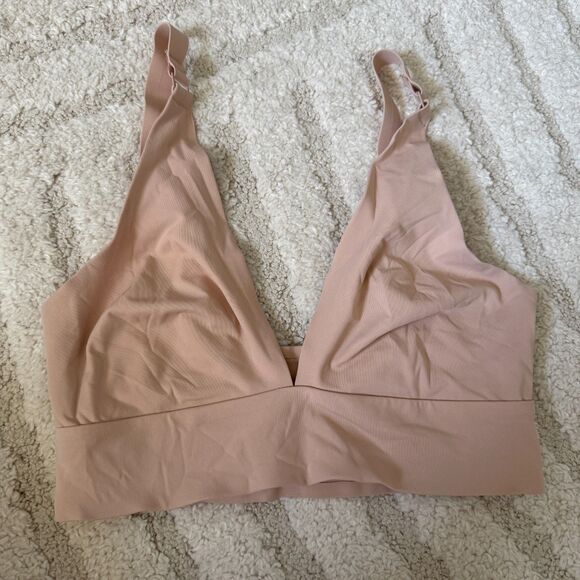 Everlane The Invisible Bra Size Extra Small - Picture 4 of 5